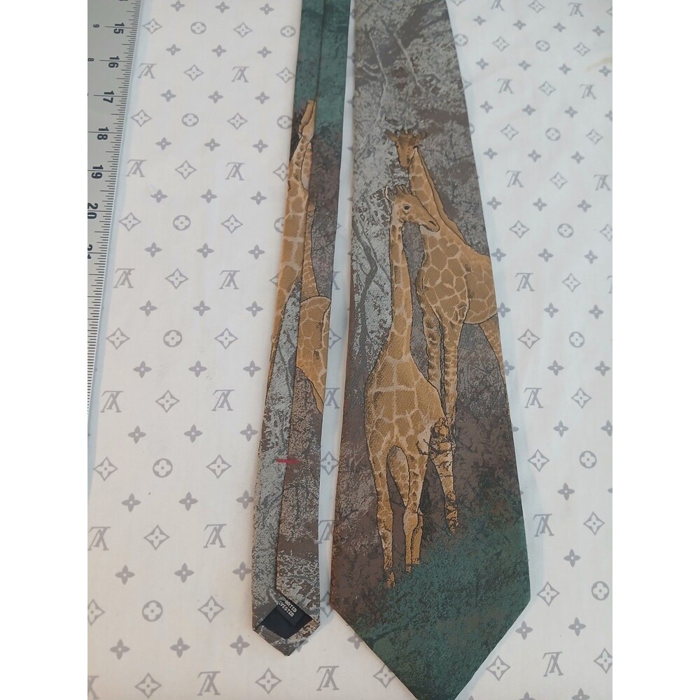 Animal Kingdom Vintage Men's Tie with Giraffes - Beautiful Artwork / Rich Colors